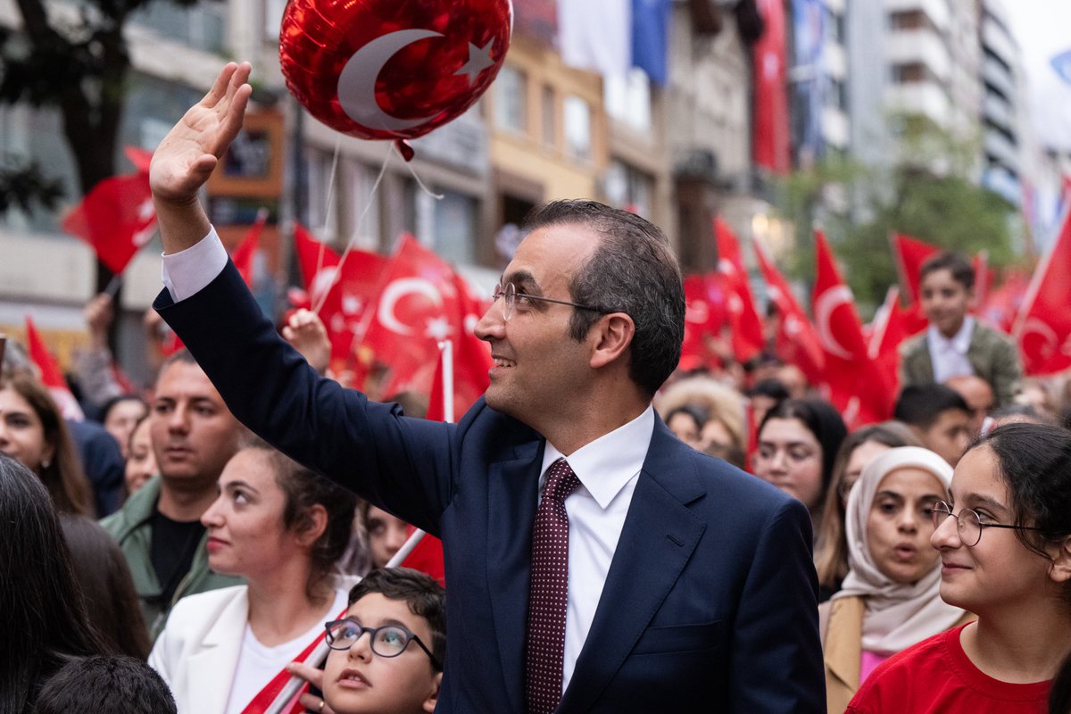 Yaşasın 23 Nisan,Yaşasın Beraberliğimiz. Yaşasın Cumhuriyet, Yaşasın Demokrasimiz. Atatürk Evi Müzesi’nde buluştuk, Milli Mücadelemizin planlandığı yerden başladık. Birlikte, elimizde bayraklarla yürüdük, hiç durmadan da yürümeye devam edeceğiz. Yerimiz çocuklarımızın