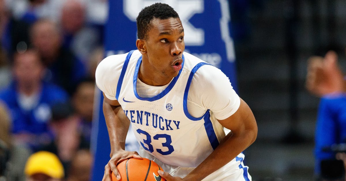 Kentucky sophomore Ugonna Onyenso entered the transfer portal earlier today. The 7’0” forward started 14/24 games played, averaging 3.6 points on 55% FG, 4.8 rebounds, and 2.8 blocks.