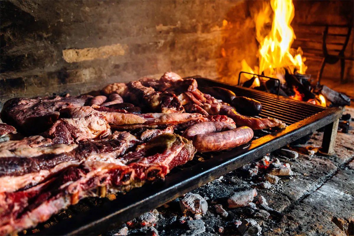 @Rainmaker1973 Those r briquettes, not charcoal and that sucks for a bbq or any meal u wanna cook with it, gives food a horrible taste
U fuckers need to learn how to cook with real charcoal or wood 

Like this