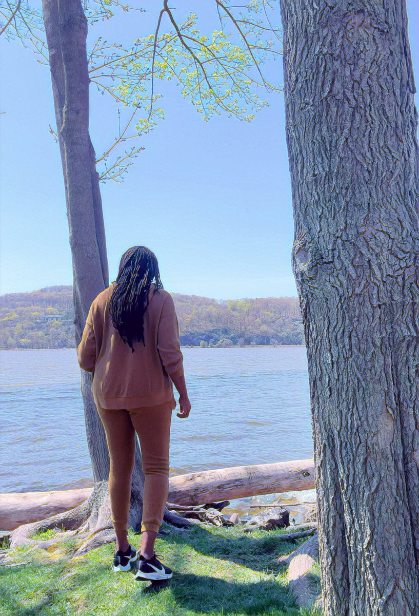 Scheeatow's tweet photo. Beautiful day calls for a bit of #phototherapy #lunchbreak #lunchviews #screenbreak #poughkeepsieNY #najiimages https://t.co/Z8yzWx7qOd