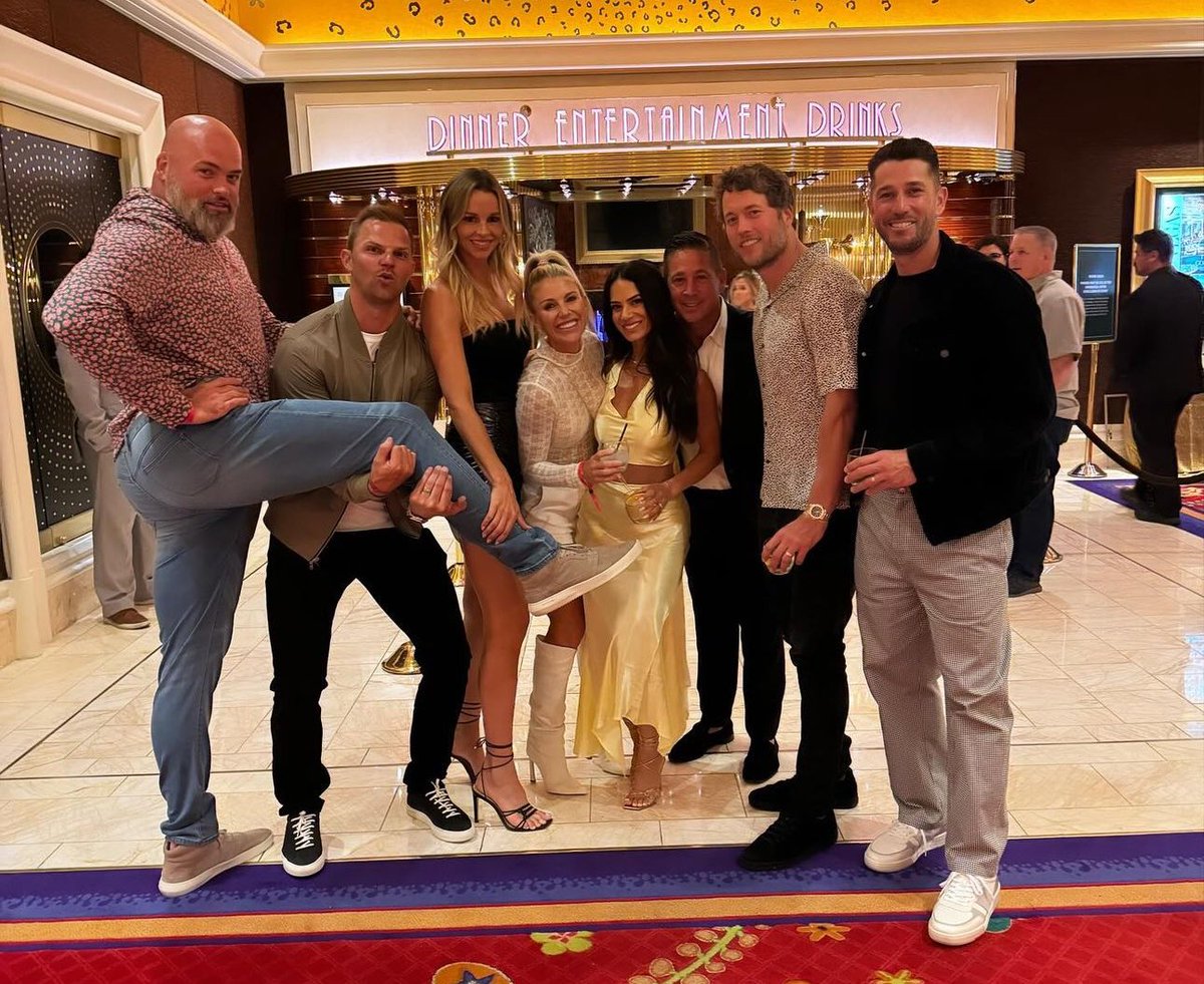 Super Bowl LVI Champion Matthew Stafford and Andrew Whitworth hanging out in Vegas!
