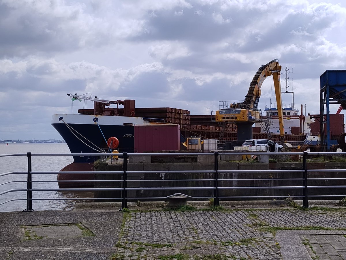 Wellbeing walkers this morning <a href="/PSRiverPark/">PS River Park</a> enjoying the view with <a href="/RamblersGB/">RamblersGB</a> <a href="/ActiveWirral/">Active Wirral</a>