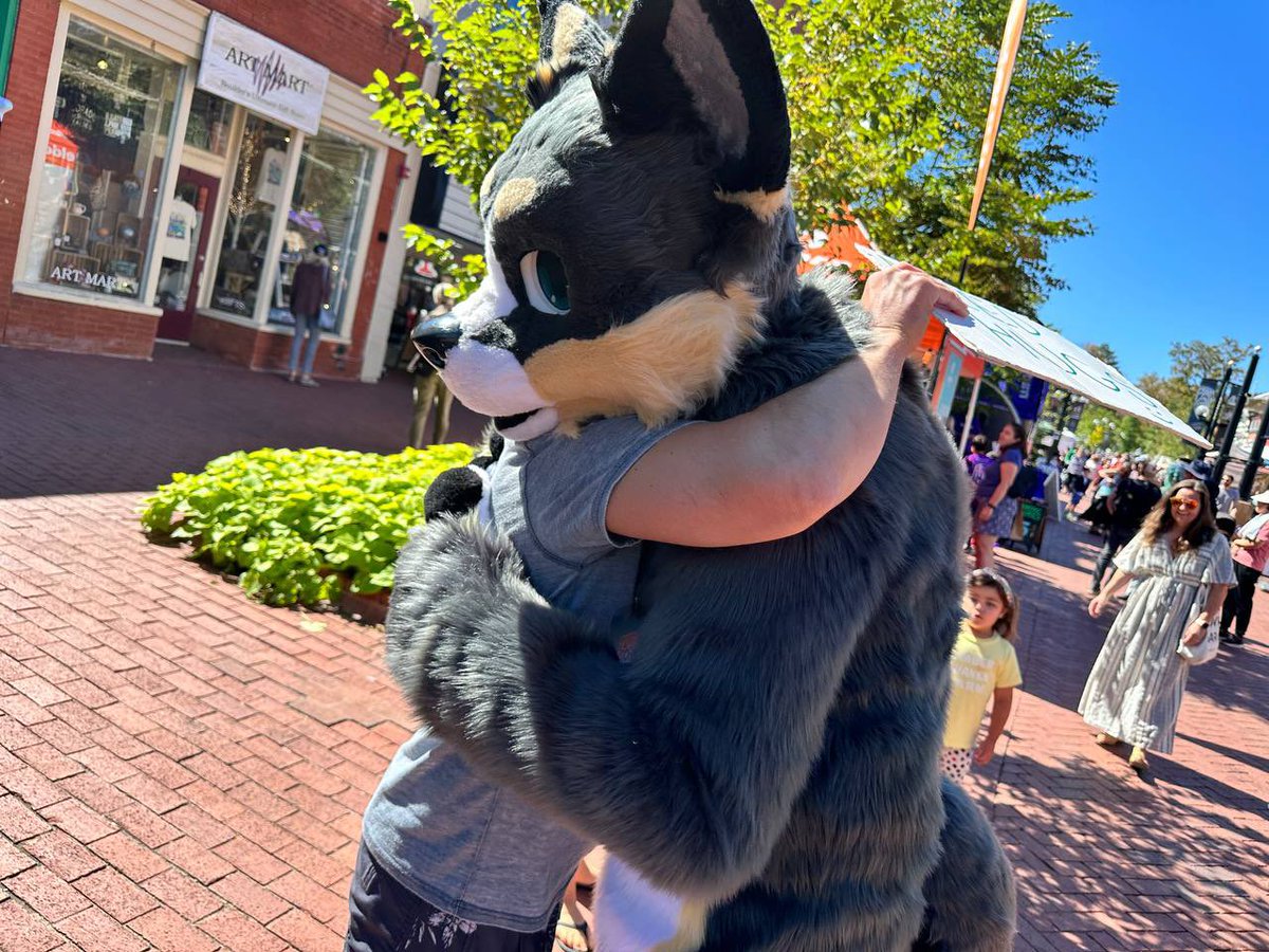 I public suit to spread love and laughter to those who need it. ❤️

Sometimes it’s the small things that have a large impact on the lives of others.