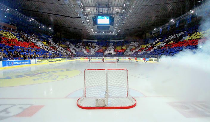 Hela hockey-Sverige skriker om att Stockholm och DIF inte behövs i SHL. Ändå sjunger ni våra ramsor, ni inspireras av våra tifon, ni snackar om oss fast vi inte spelar i samma serie. Mesta mästarna. Ni blir aldrig som oss.