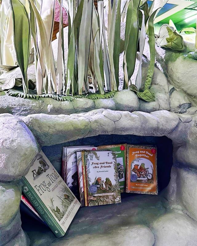 VisitKC's tweet photo. Celebrating #WorldBookDay at @RabbitHoleKC  📚 ✨ North Kansas City's newest museum experience that celebrates and brings to life a century of American children's literature for visitors of all ages! https://t.co/bwOUmkaL3a
