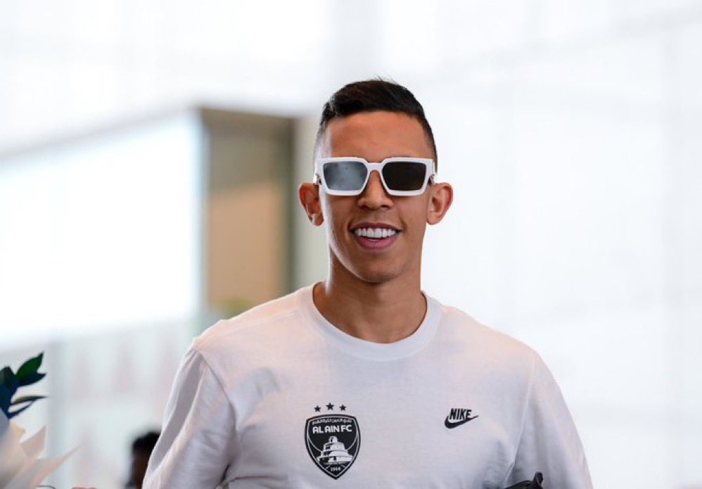 النظارة للبيع لا يسوم الا الصامل 
#الهلال_العين_ابطال_آسيا