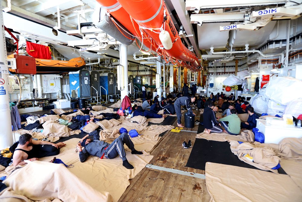 💬'Los equipos de MSF no han dejado nunca de hacer labores de búsqueda y rescate en el Mediterráneo. Por ello, quiero decir algo bien alto y claro: salvar vidas no es un delito. ', Tommaso Fabbri, MSF. #Mediterráneo #GeoBarents

Lee el testimonio aquí👉 tinyurl.com/3zmram7j