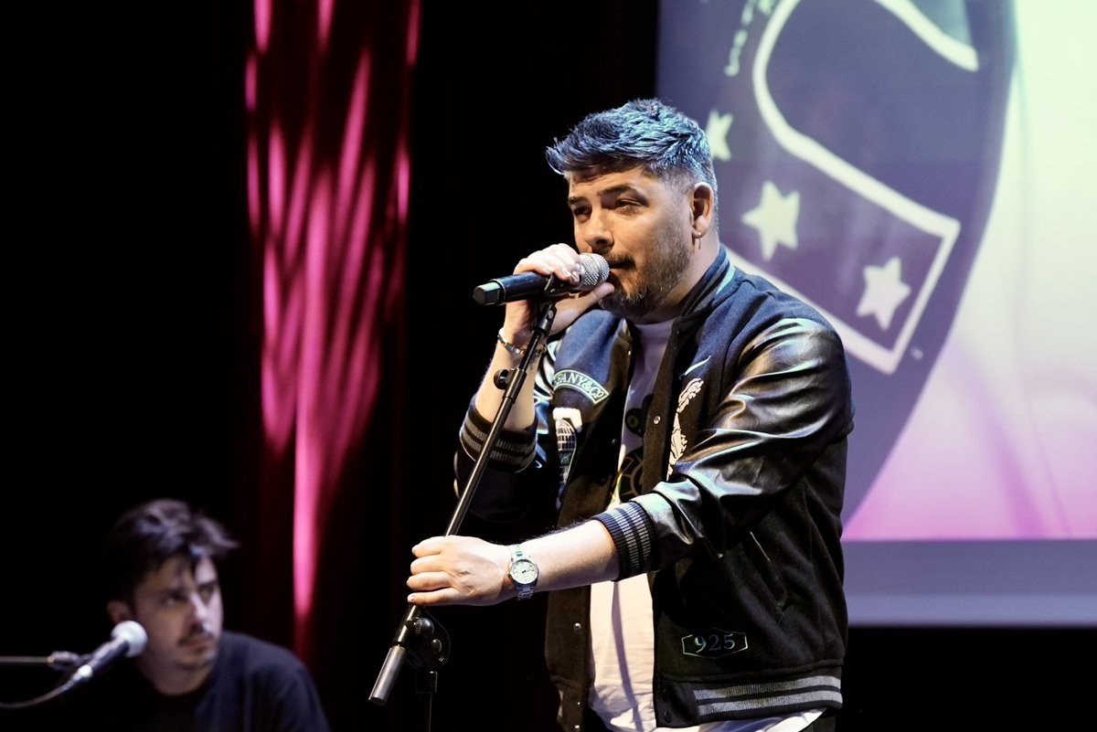 Tarde mágica en el Teatro Cajasol Sevilla con el Encuentro 'Íntimo y musical' de <a href="/COPESevilla/">COPE Sevilla</a> con <a href="/MarianiMolina/">Mariani Molina</a> y <a href="/Demarcoflamenco/">Demarco Flamenco</a> 

📷 Black Vega