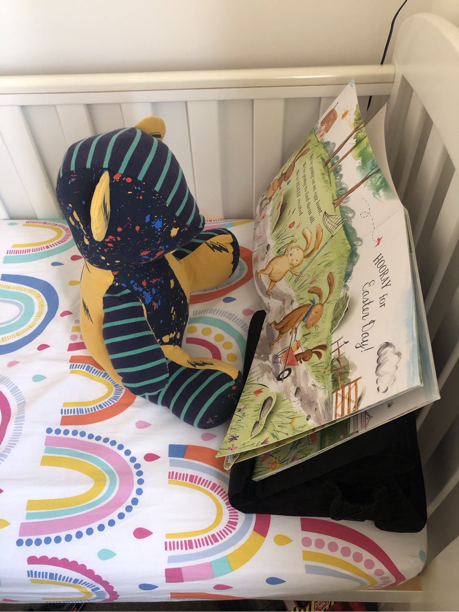 📖 We love to promote the reading of books in nursery, we know these are the most important years to create a ‘love of reading’. Receiving messages and pictures from parents like these makes us smile 📕 #loveofreading @GCAnurs