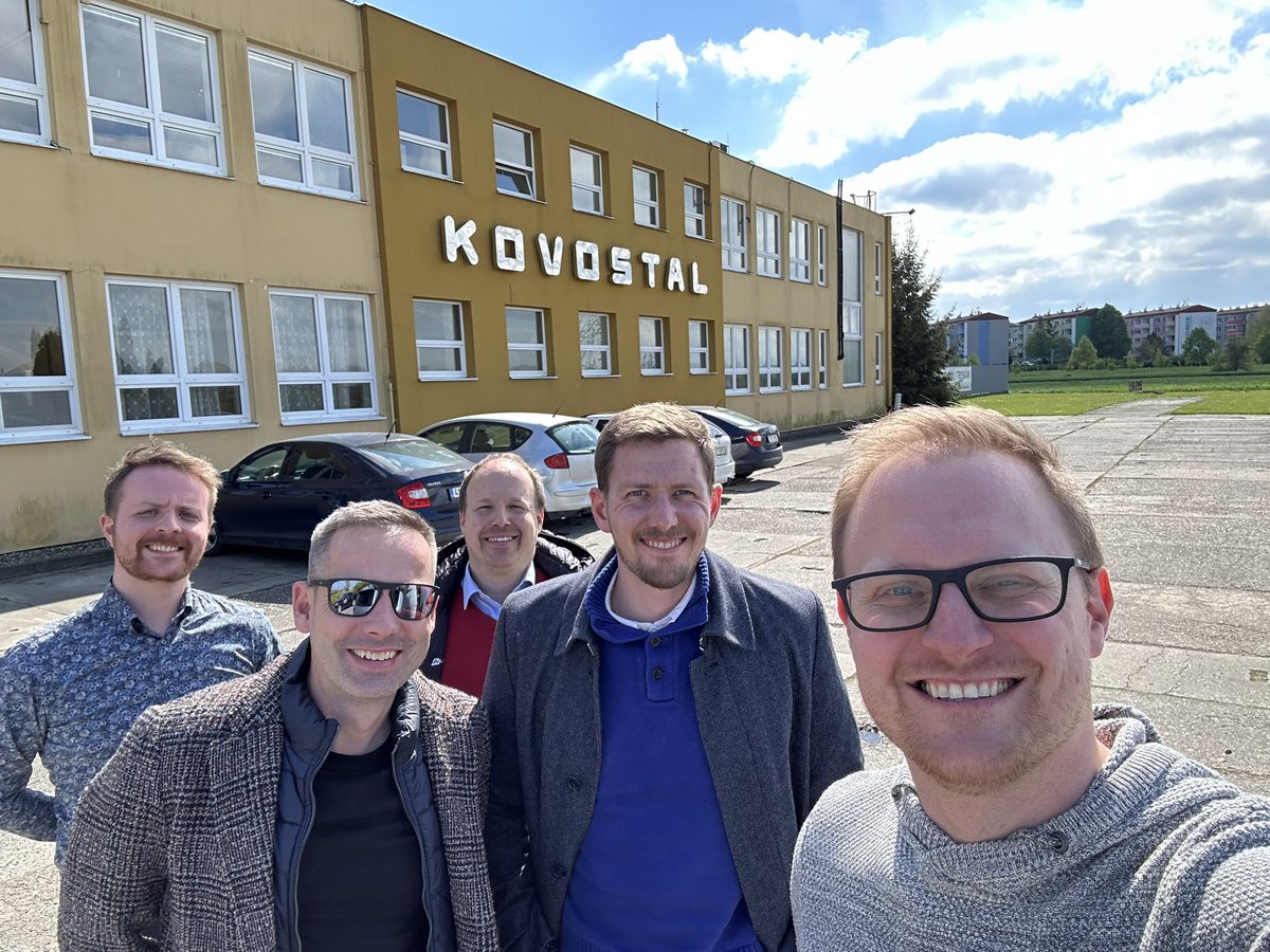 starteepo's tweet photo. František Bostl ze @starteepo s kolegy z @Fio_investice - @DavidLamacFio, @JanTomanekFio a z @prazskaburza - @JiriKovarik1, @PremekPapp na obhlídce @mmcite_ a její nové akvizice #Kovostal, kde se připravuje výstavba nové továrny.

#PXStart ♥️ https://t.co/rdiK3iYZgr