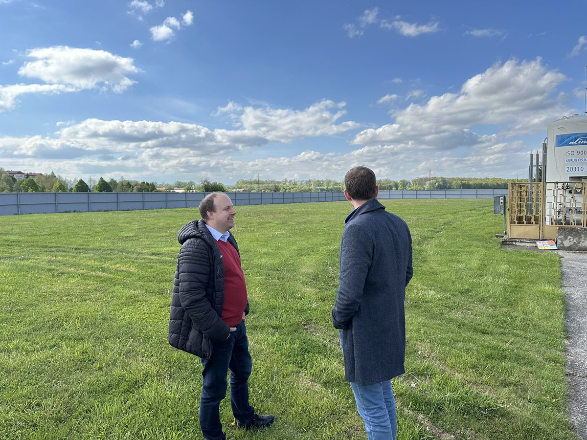 starteepo's tweet photo. František Bostl ze @starteepo s kolegy z @Fio_investice - @DavidLamacFio, @JanTomanekFio a z @prazskaburza - @JiriKovarik1, @PremekPapp na obhlídce @mmcite_ a její nové akvizice #Kovostal, kde se připravuje výstavba nové továrny.

#PXStart ♥️ https://t.co/rdiK3iYZgr
