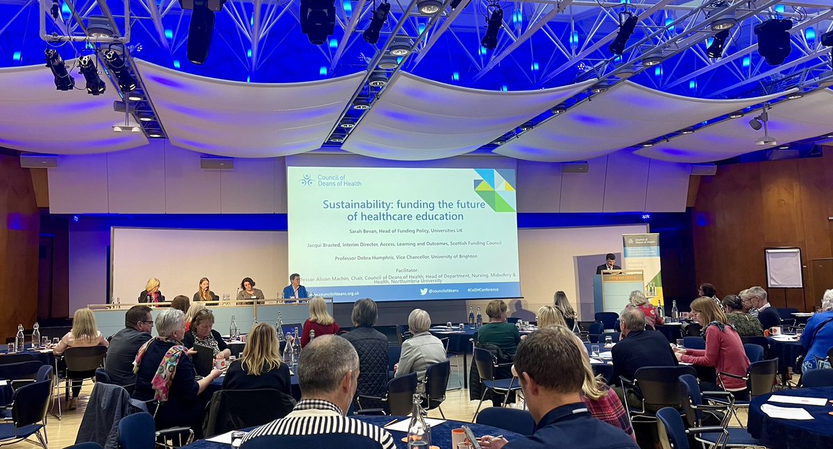 💡Final session of the day - critical discussion about sustainability - funding the future of healthcare education🔎 looking at the data 📉portfolio reviews & planning financially viable programmes ✂️ But there is a glimmer of hope on the horizon🌅@councilofdeans #CoDHConference