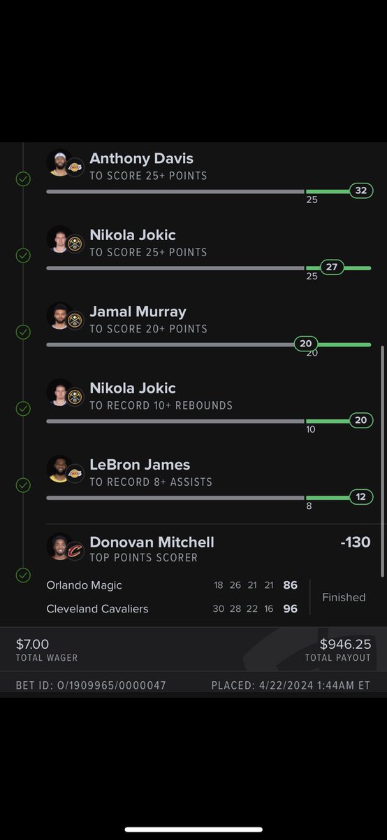 DHSCbets's tweet image. When you cook up the monster parlay tor the chat and AD forgets how to rebound after 11 😔