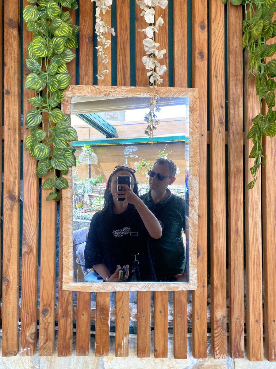 yıldızlara bak, biz küçüktük 🥹

2019-2024