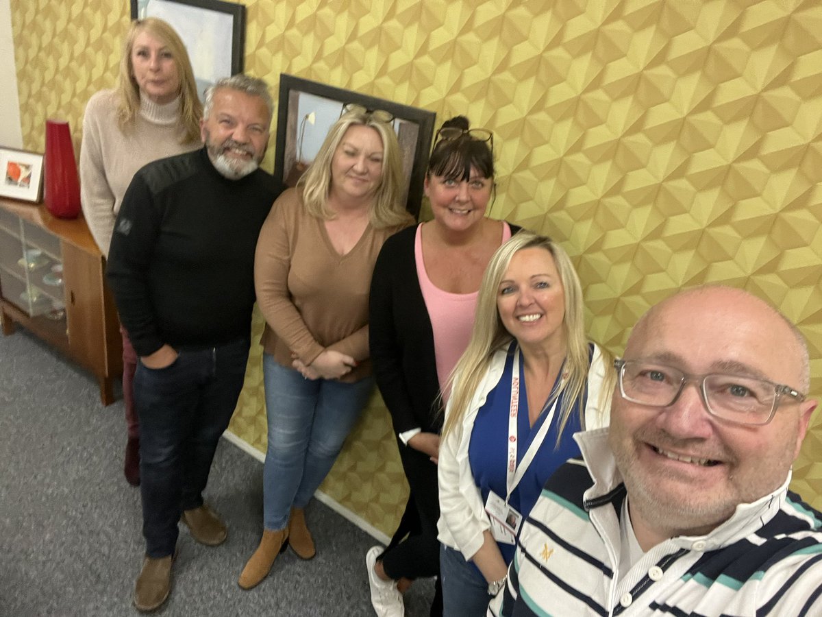 Check out our amazing trustees ♥️ Tonight our trustees met for their monthly meeting talking all things charity. Watch this space for some exciting news coming up soon… #trustees #charity #cancersupport #cancercharity #volunteersupport