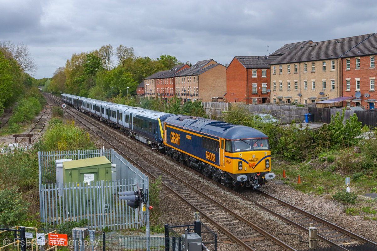Very smart looking 69008 heads past Spondon working 5Q52 Litchurch Lane - Worksop wit 701103 and 104