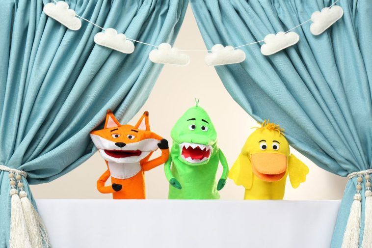 floggled's tweet photo. Teacher Instructs Students to Act Out Murder Scene in Puppet Show https://t.co/EXje0maZZJ https://t.co/ak5tsj3UIo