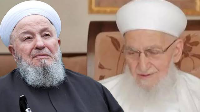 ahmetcakmakkk's tweet photo. Padişah-ı alem olmak bir kuru kavga imiş,
Bir veliye bende olmak cümleden a’la imiş. https://t.co/LbvlgAQ0F2