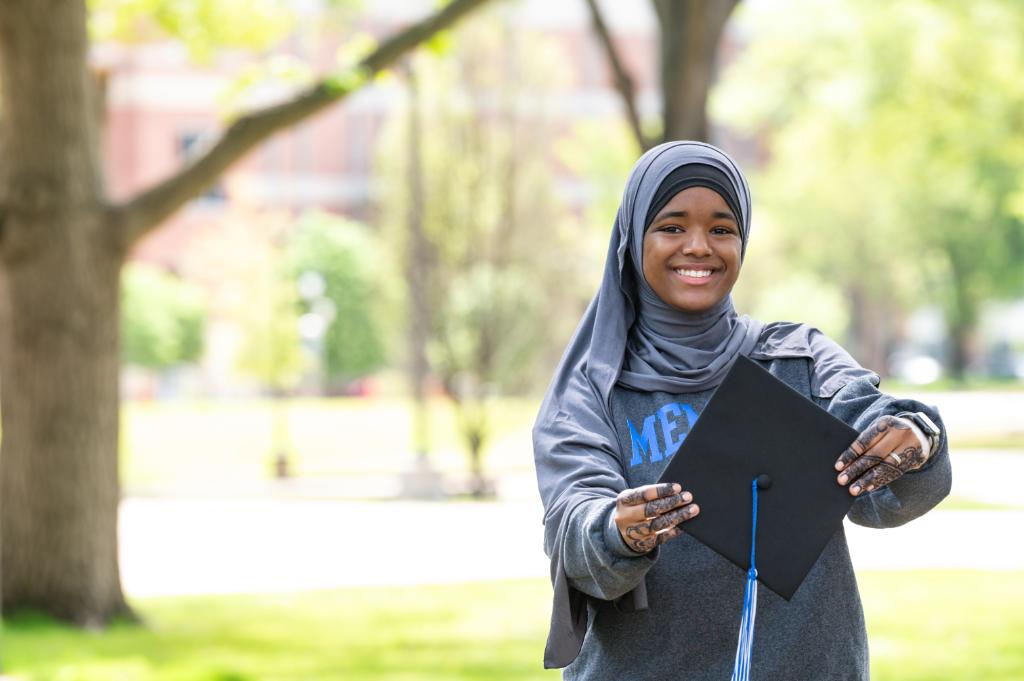Our final senior, Mariama Diallo, is graduating with a degree in business management. “I have learned and evolved a lot over the last four years but have never regretted a moment at the UofM – one of the state's most diversified colleges!' #MemphisGrad2024 🎓 #GoTigersGo