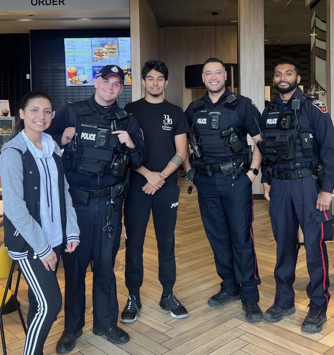 From our team here at @DRPSWestDiv, we would like to thank everyone who came out in #pickering this afternoon. 
A great opportunity to meet the public and showcase positive partnership with #coffeewithacop in  our municipalities.
#drps #cops #police #canada #durham #coffeebreak