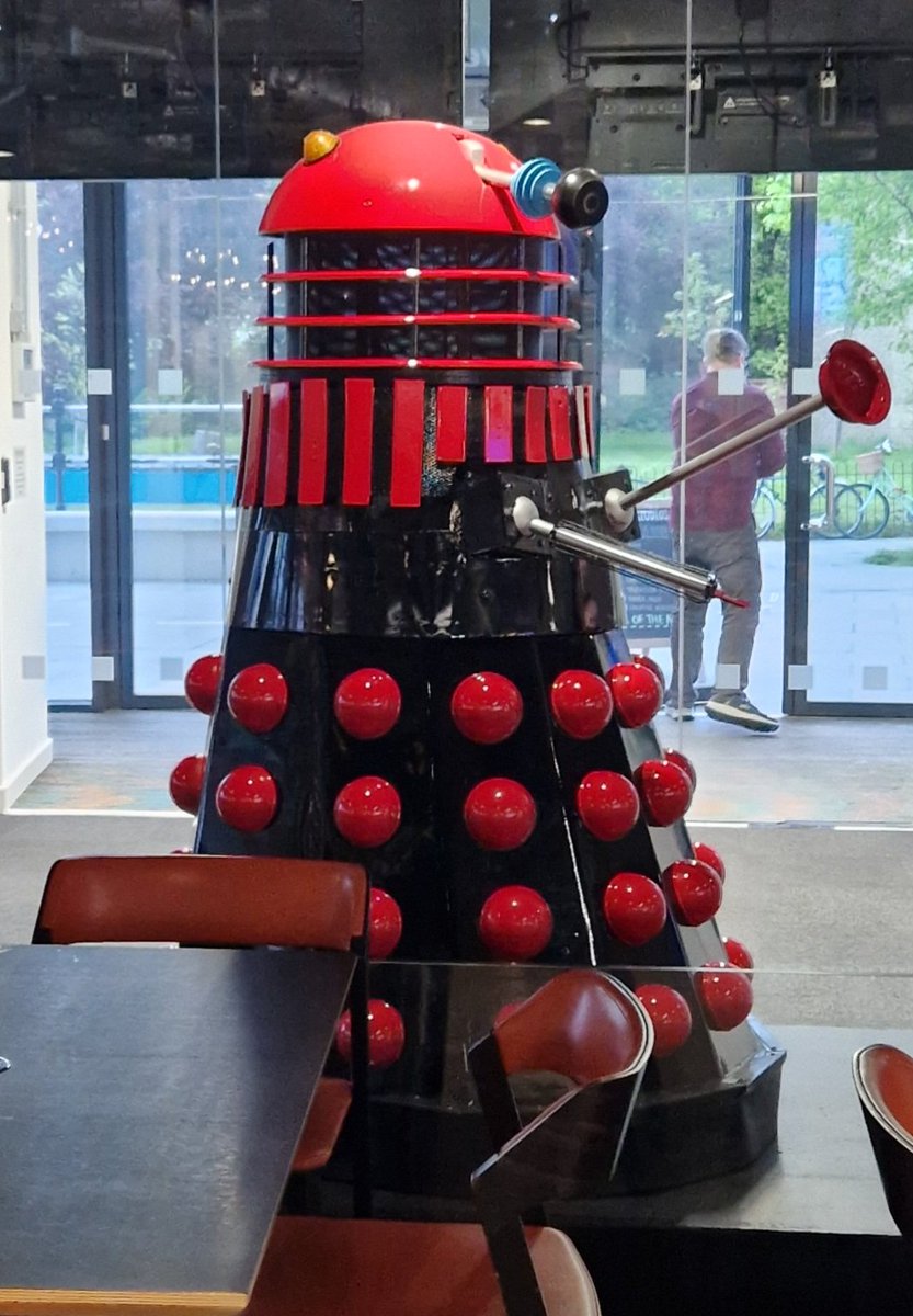 To Hammersmith and @RiversideLondon for @GrahamEatough's adaptation of @reversediorama's This Is Memorial Device starring @phigster I hear the Dalek was briefly in Chinese Moon