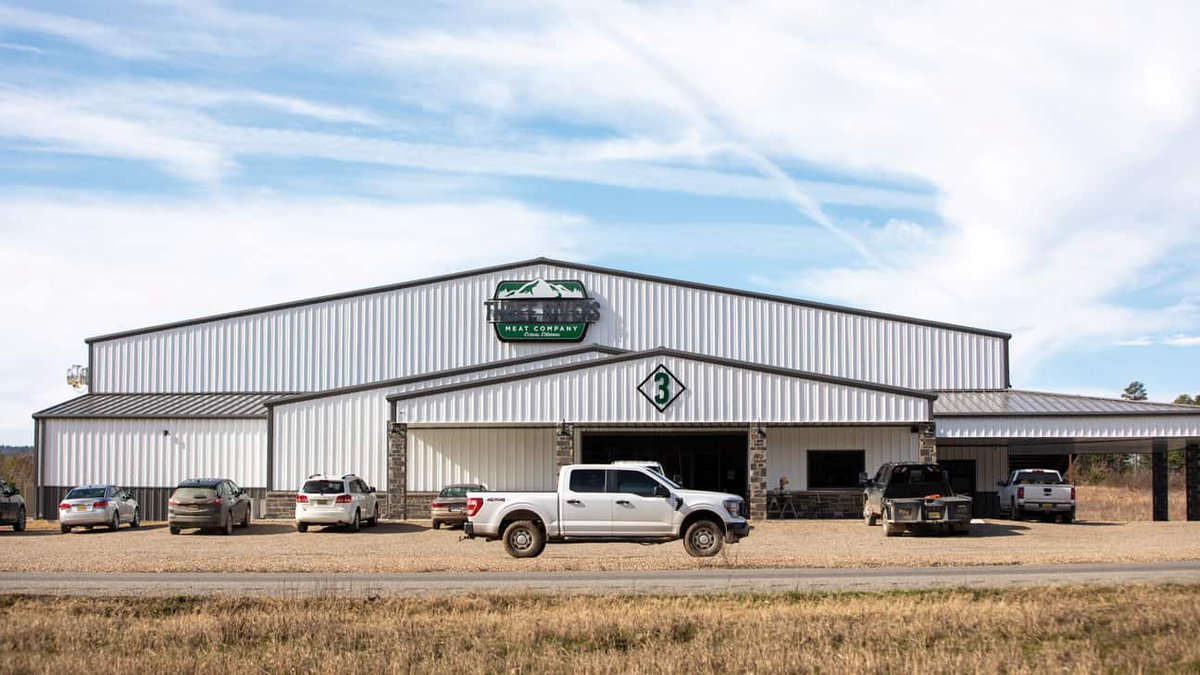 A new partnership between the @choctawnationOK and investors will provide the only locally sourced meat market within 800 miles, alleviating a growing food desert in the area. Read the full story here: bit.ly/4931PTi 
#fooddesert #foodsovereignty #unitedforoklahoma