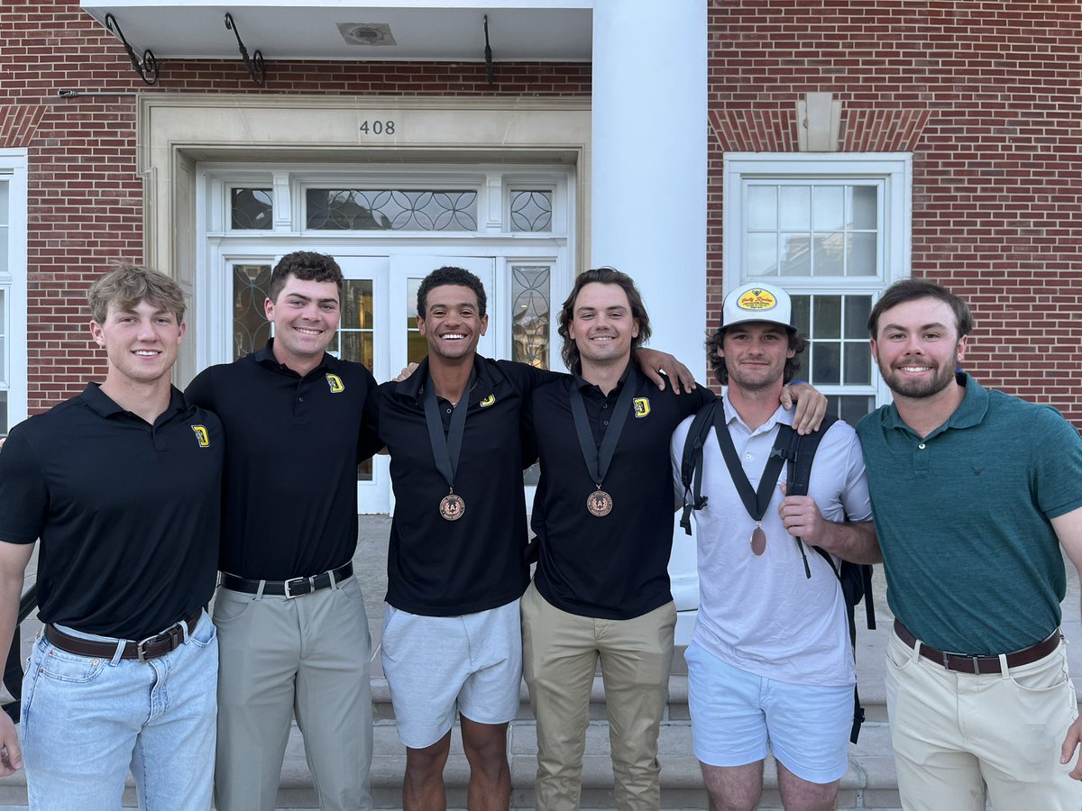 DePauwBaseball's tweet photo. Congrats to our Chi Alpha Sigma Honors Society inductees! These guys have excelled on and off the field.#TeamDePauw https://t.co/8TOaMWfZ54