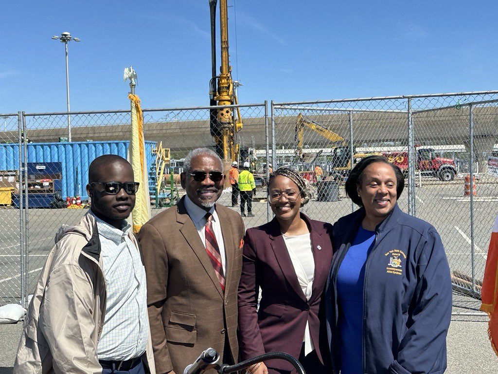 In honor of #EarthWeek, I celebrated the @Jfkairport's groundbreaking project that creates the largest solar carport in #NY.      This will reduce electricity costs for low-income neighborhoods in #NY05 and bring us one step closer to a greener future.
