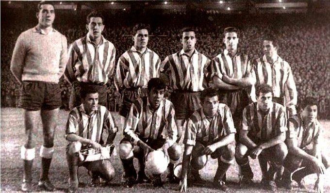 Once inicial del Atleti que jugó el primero de los 3 partidos de las semifinales de Copa de Europa (🏟️ Bernabéu, 23.4.1959, 2-1 para los blancos): Pazos, Callejo, Mendiondo, Chuzo, Calleja, Rivilla, Miguel, Mendoza, Vavá, Peiró y Collar (⚽). #TalDiaComoHoy #11ATM