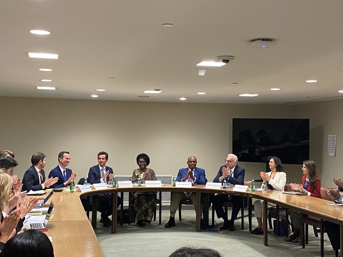 ILO_NewYork's tweet image. Thank you to our panellists for a very fruitful discussion on achieving #UniversalSocialProtection. Special Rep @ColonjuwonILO called on participants to continue to champion issues of #socialprotection and the role of #women and the #informalsector in the conversation.