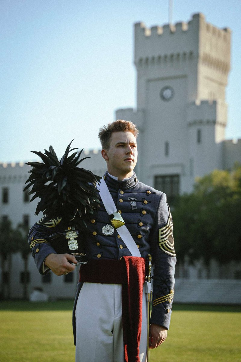 L_Scott03's tweet photo. 4 years went by in a flash. Only 10 days left before graduation. https://t.co/inuA3P4wWu