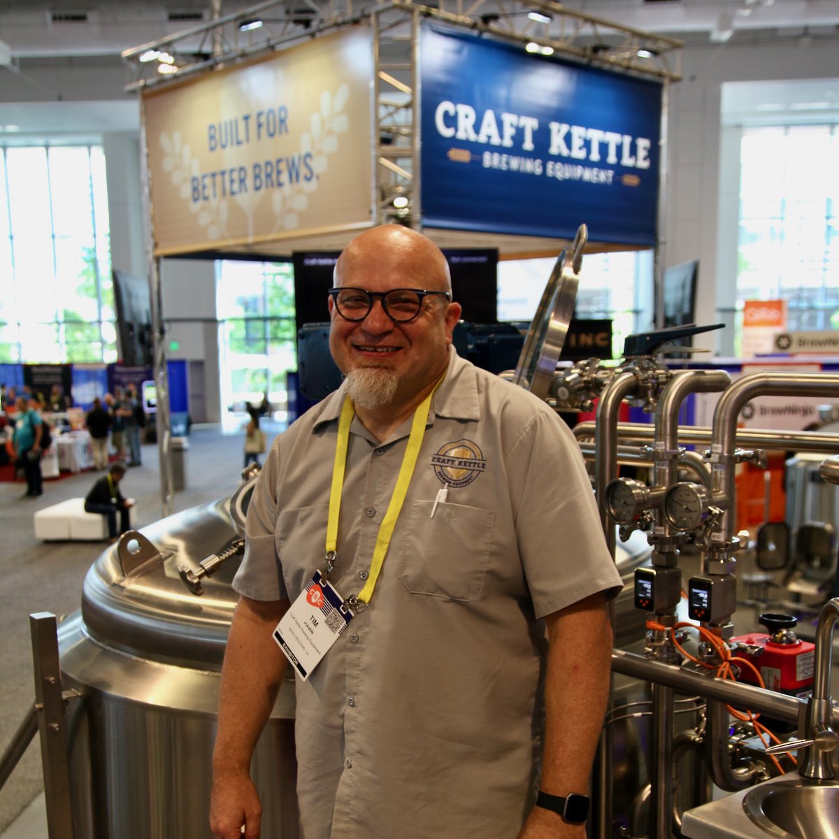 craftkettle's tweet photo. 🍺 Meet Tim Hawn – A Brewing Virtuoso! 🌟 With 27+ years mastering the craft, Tim’s a legend from Pabst to Dogfish and BrewDog. From big-scale ops to artful craft brews, he’s done it all. Find him at Booth #2029 and tap into his rich experience. 🍻🔥 #CraftBrewersCon #CBC2024 🌟 https://t.co/pguPfCBqWJ