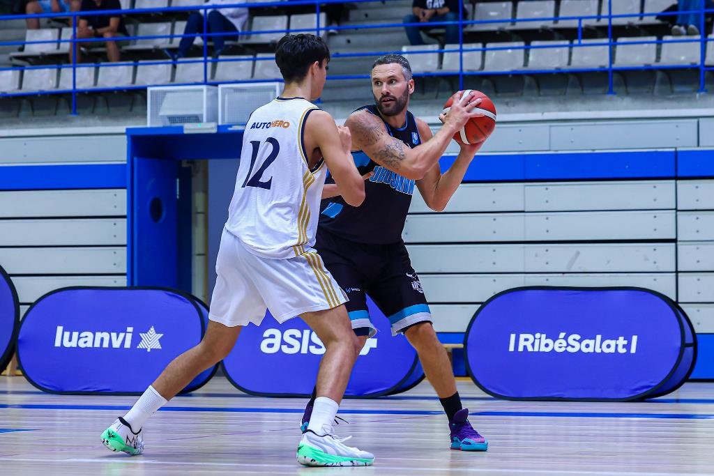 ⛹️‍♂️ MVP #LigaEBA: @MaxSoleMouratay y Lucas Blasco, el MVP de la batalla interrumpida ▶ Los de @UrosDeRivas y @nbtorrent brillaron conjuntamente 📊 31 val: 14 p - 11 rb - 6 as - 4 rec 📊 31 val: 15 p - 22 rb - 2 rec - 1 tap 🖐 Jugadores destacados ⬇ feb.es/2024/4/22/balo…