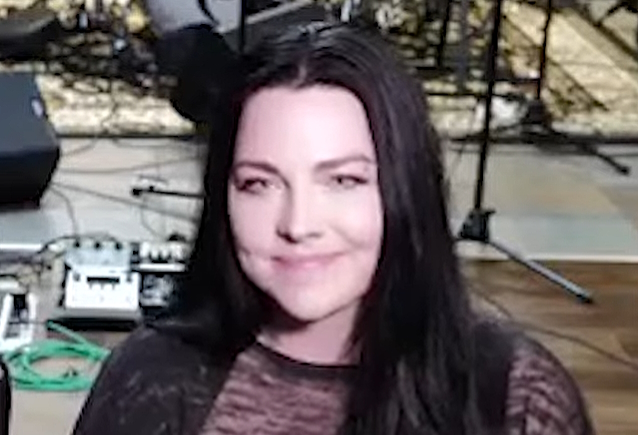 AMY LEE Shoots Down Rumor She Is LINKIN PARK's New Singer, But Says She 'Might' Be Willing To 'Do It Part Time' blabbermouth.net/news/amy-lee-s…