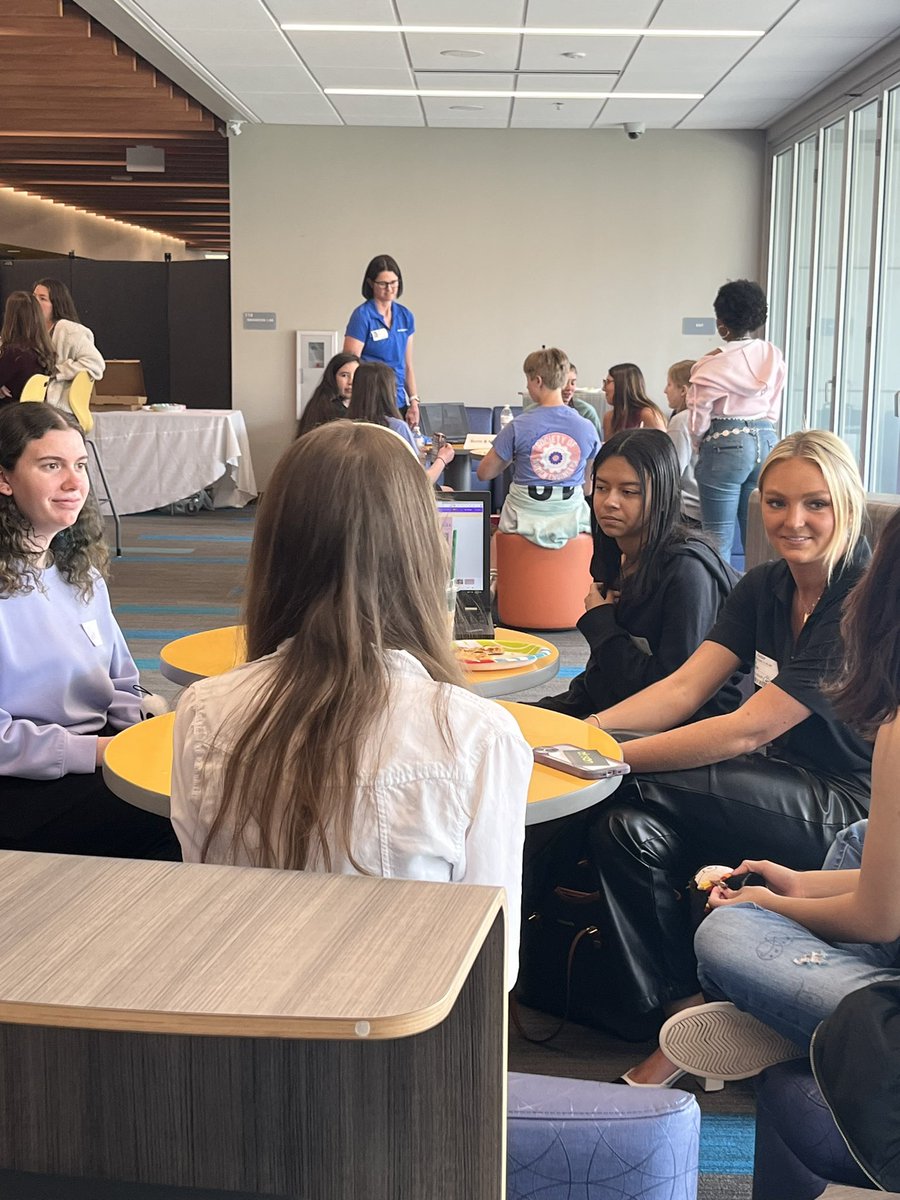 Girls in Engineering lunch for LN and LHS. Thanks engineers for sharing your journey and career! We also enjoyed having LPS alums sharing their experiences! @LNEagleNews @LHSJAYS @CounselorsLHS @LNcounseling #lpsleads