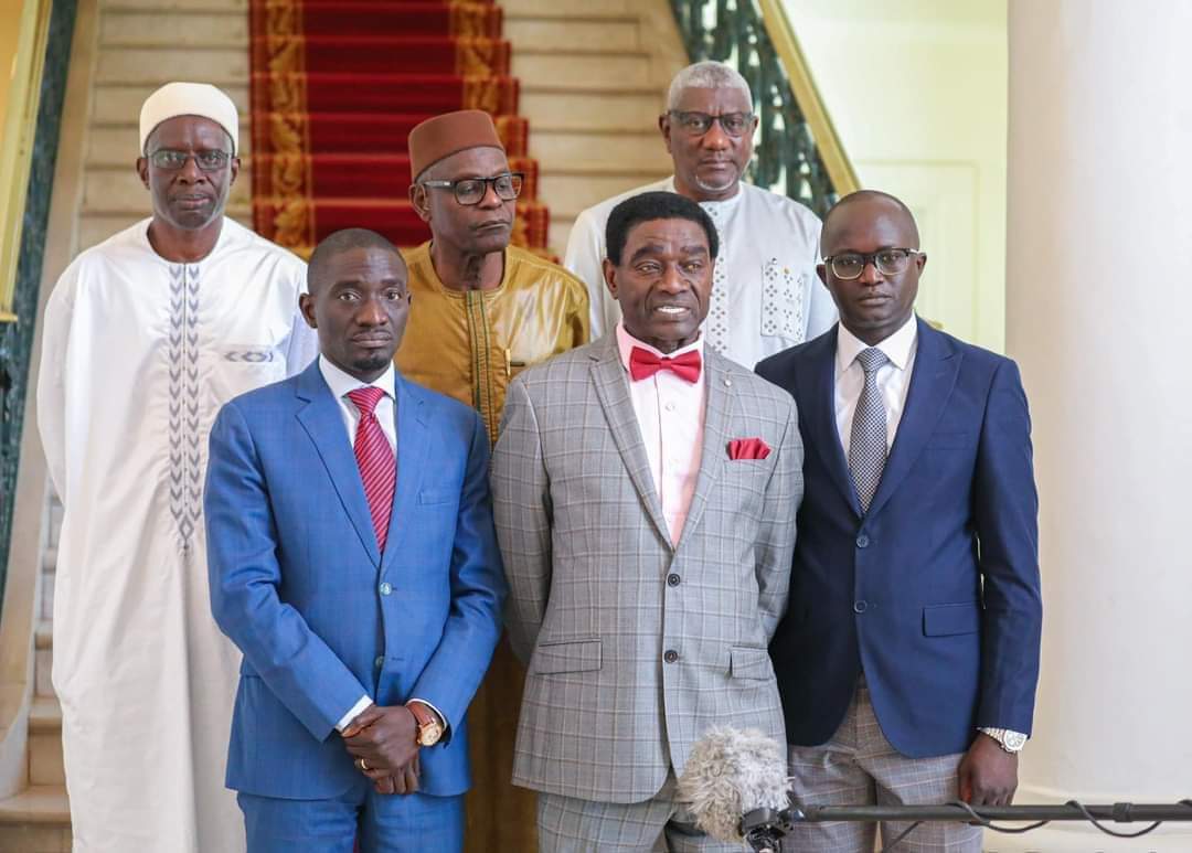 Les vents du changement n'ont pas encore touché les mastodontes des centrales syndicales. Le Président de la République à 44 ans.

Il faut une rupture également. Aujourd'hui on parle d'Intelligence Artificielle