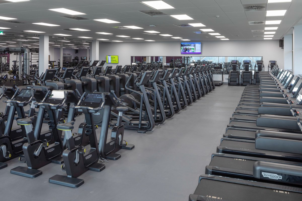 warwicksport's tweet photo. 👉🏽 Discover amazing indoor and outdoor facilities at the Sports and Wellness Hub this spring and achieve your fitness goals. Whatever active you are into, you can find it here! 🏊🏽‍♂️ 🧗🏽‍♀️ 🏋🏽‍♀️ 🏸 💪

Find out more 👉 https://t.co/v1hHLGPmrx https://t.co/o3JsEKVZA7