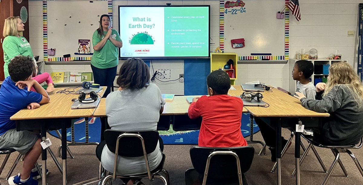 MsMarks_HES's tweet photo. A big thank you to Junk King for teaching us the importance of recycling! The kids had the best time planting flowers in biodegradable planters to take home to watch them grow! 🌎♻️ 🪴 https://t.co/KK5NGurs74
