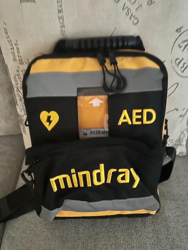 Defib #42 made it to Warrington safely over the weekend. Our first out of the Nottingham area 😮⚽️❤️

@Amanda28_84 received a photo last night from them with it wearing a “coat” 😆😆 we love this!

Thank you for your continued support as always, you guys are truly amazing ❤️