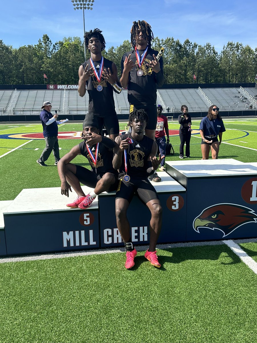🚨Next Crew to punch they 🎫 to sectionals boys 4x1 they getting close Congrats Kings