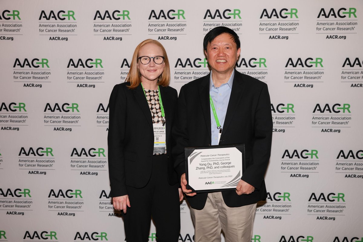 Congratulations, Yong Du, PhD, and George Zhang, PhD, on the Molecular Cancer Therapeutics Award for Outstanding Journal Article! Dr. Zhang is pictured with Assistant Editor @DanielleLarge2. Learn more:
bit.ly/4daijw6
#FirstDisclosures #AACR24