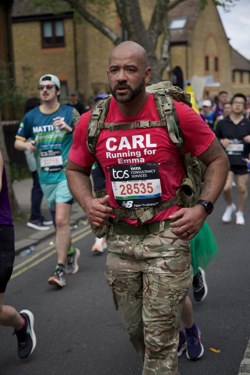 The guts on show @LondonMarathon is simply off the scale.