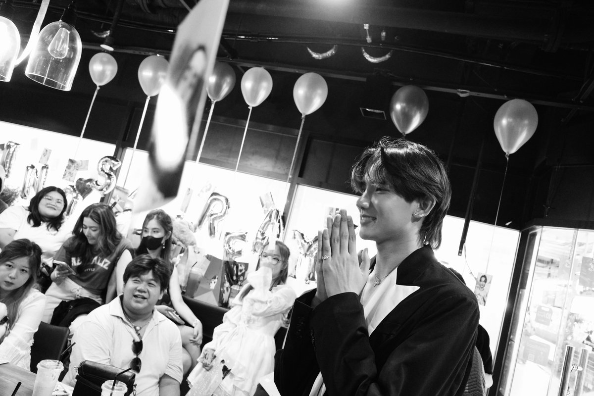 FloatNw's tweet photo. Today is not the last day that we will meet each other, but it is just the beginning of good things that will bring smiles to everyone. Today’s event, I would like to thanks to all the fans and the team behind everyone who helped create today’s event so beautifully.
#floatnw https://t.co/h5keeGcjPW
