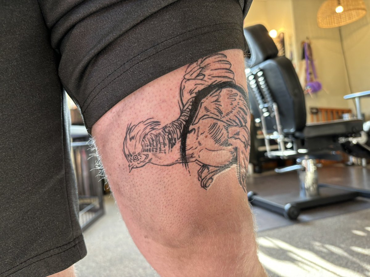 DesignByZoe's tweet image. The art and the result!
It brings me such joy when a larger piece of flash finds its forever person and in SUCH a good location. Thanks Jake!