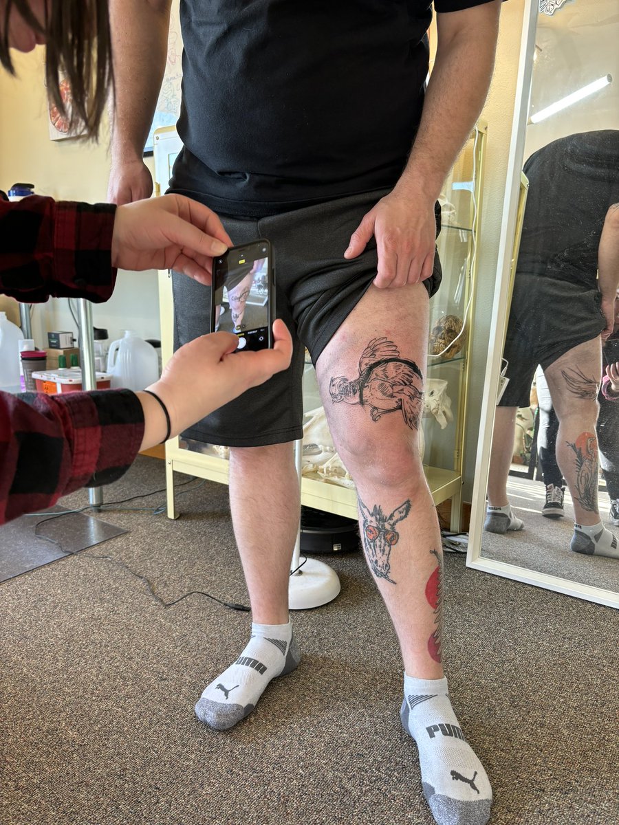 DesignByZoe's tweet image. The art and the result!
It brings me such joy when a larger piece of flash finds its forever person and in SUCH a good location. Thanks Jake!