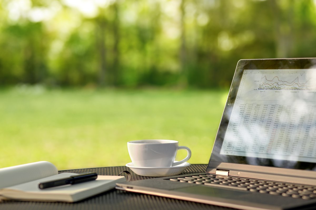 8 Benefits of Encouraging Outdoor Work at the Office - bit.ly/3xKA8BV #smallbusiness #workplace #wellbeing #productivity #officework #outdoors