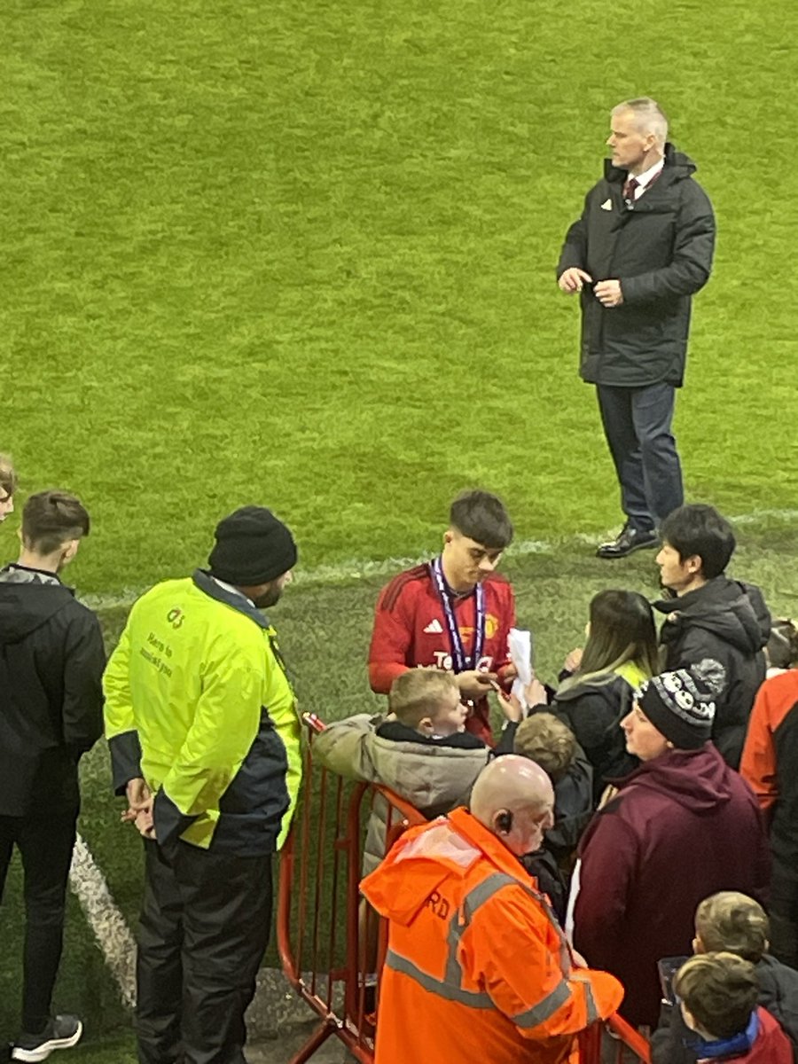 Harry Amass signing some autographs and taking selfies after the win. It certainly won’t be the last time for that lad.
