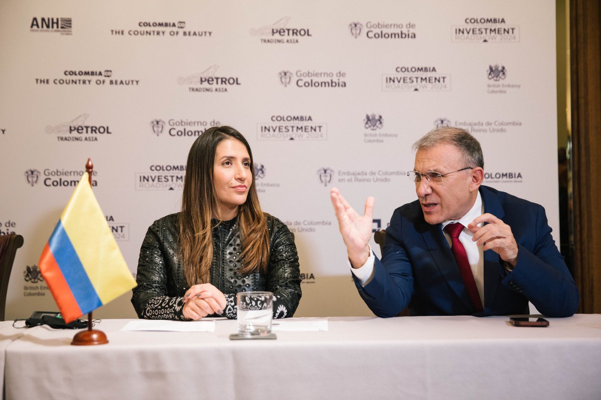 Suscribimos el Plan de Acción de Transición Energética junto al Gobierno de Reino Unido en el evento “Colombia Sustainable Investment Roadshow 2024” llevado a cabo en Londres. Con esto se busca establecer estrategias conjuntas para acelerar el proceso de transformación de 🇨🇴 en