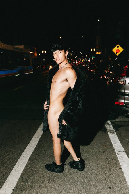 Pretty w̶o̶man, walkin down the street ✨ https://t.co/U0JYs1dkVk