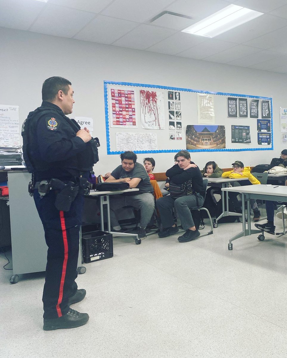 scott_academy's tweet image. There are so many reasons we are grateful for our partnership with @reginapolice 

This week staff &amp;amp; students had a chance to interact with members of RPS including @padsk9sinclair , the Organized Crime Unit and the Indigenous Recruitment Officer.
